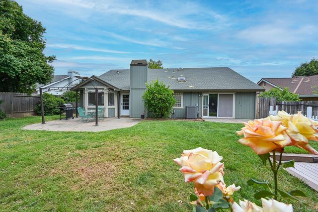 116 Ferrera Dr, Folsom, CA 95630