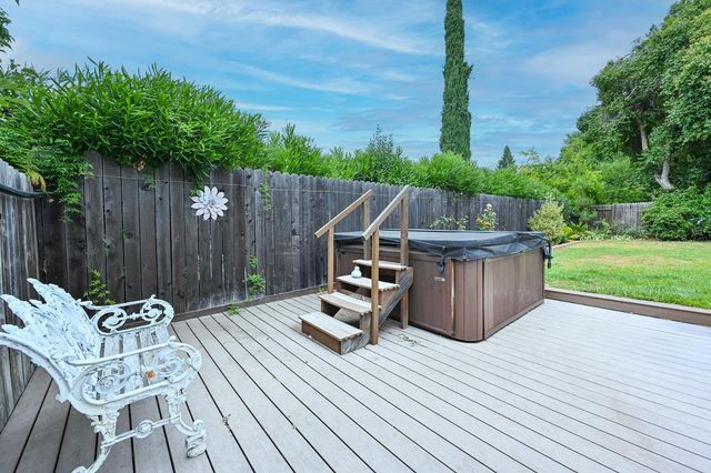 116 Ferrera Dr, Folsom, CA 95630