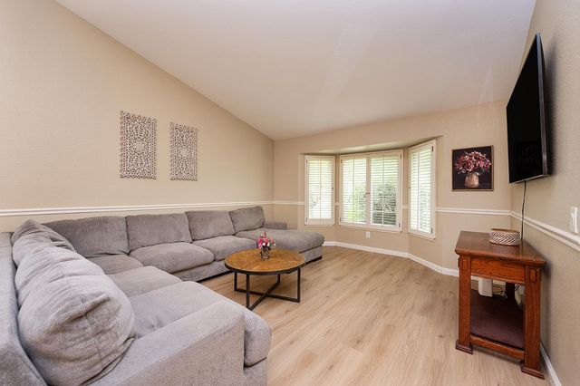 116 Ferrera Dr, Folsom, CA 95630