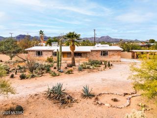 3205 N View Crest Drive, Tucson, AZ 85745