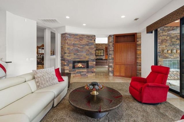 50220 Via Puente, La Quinta, CA 92253