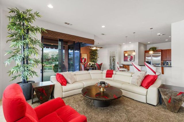 50220 Via Puente, La Quinta, CA 92253