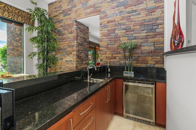 50220 Via Puente, La Quinta, CA 92253