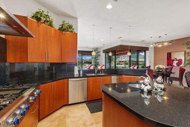 50220 Via Puente, La Quinta, CA 92253