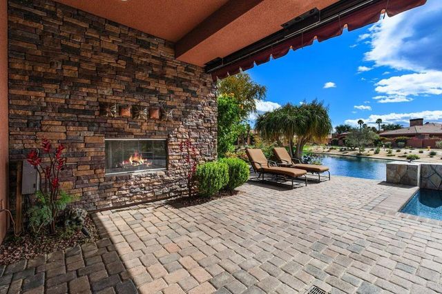 50220 Via Puente, La Quinta, CA 92253