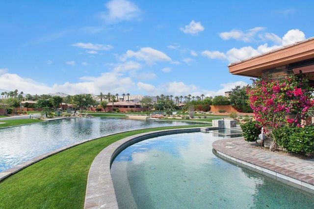 50220 Via Puente, La Quinta, CA 92253