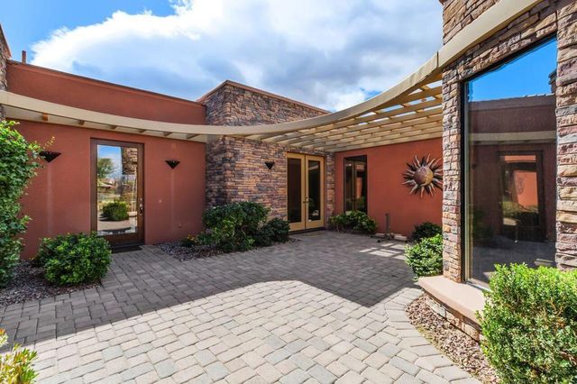 50220 Via Puente, La Quinta, CA 92253