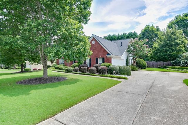 2712 Bogan Creek Drive, Buford, GA 30519
