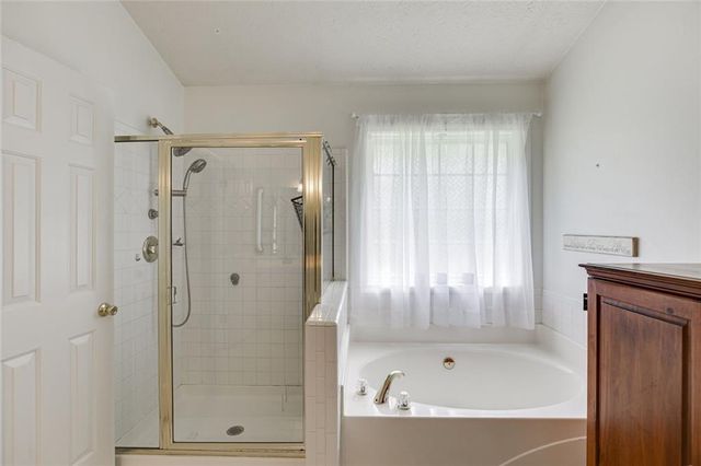 2712 Bogan Creek Drive, Buford, GA 30519