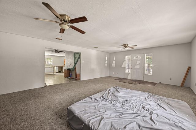 25080 Lakeshore Drive, Splendora, TX 77372