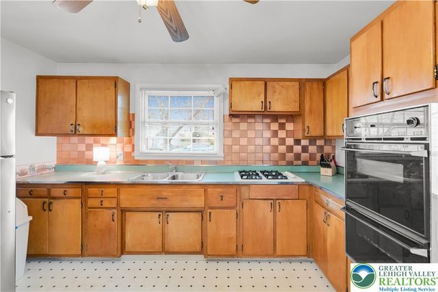 2126 Herbert Drive, Bethlehem City, PA 18018