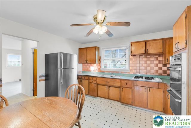 2126 Herbert Drive, Bethlehem City, PA 18018