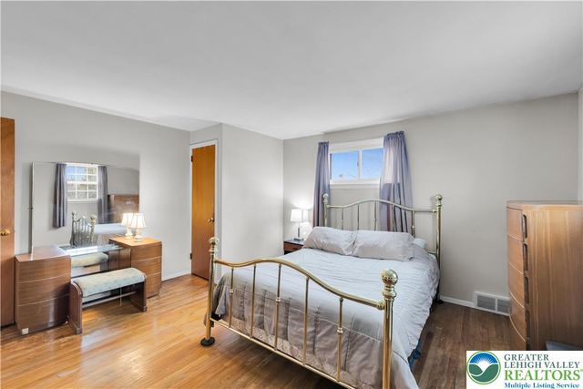 2126 Herbert Drive, Bethlehem City, PA 18018