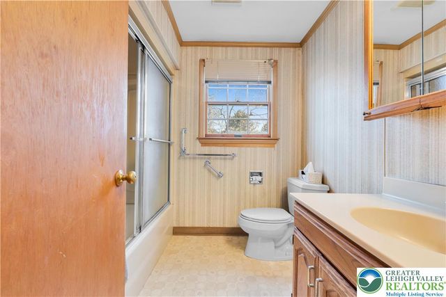 2126 Herbert Drive, Bethlehem City, PA 18018