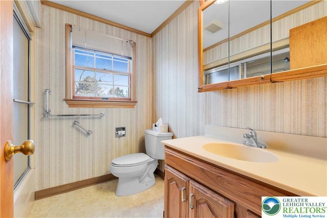 2126 Herbert Drive, Bethlehem City, PA 18018