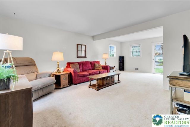 2126 Herbert Drive, Bethlehem City, PA 18018