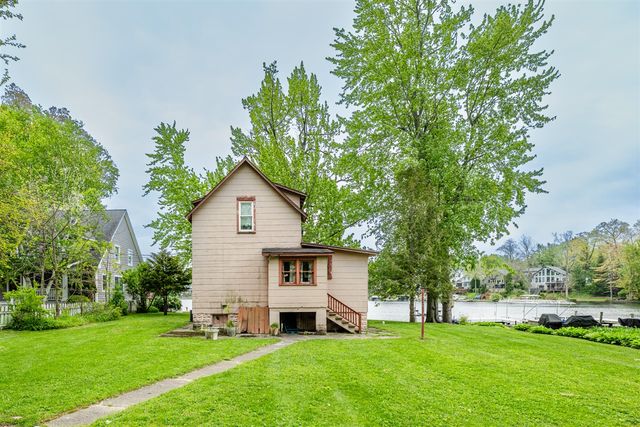 5615 Benson Terrace, Coloma, MI 49038
