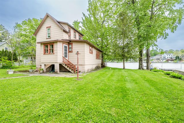 5615 Benson Terrace, Coloma, MI 49038