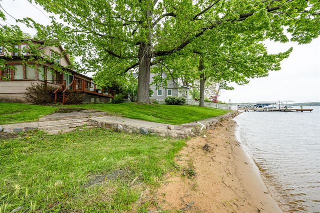 5615 Benson Terrace, Coloma, MI 49038