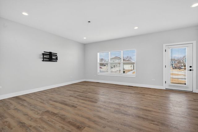 24428 S St Paul Avenue, Channahon, IL 60410