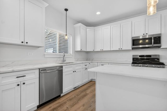 24428 S St Paul Avenue, Channahon, IL 60410