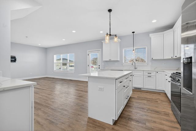 24428 S St Paul Avenue, Channahon, IL 60410