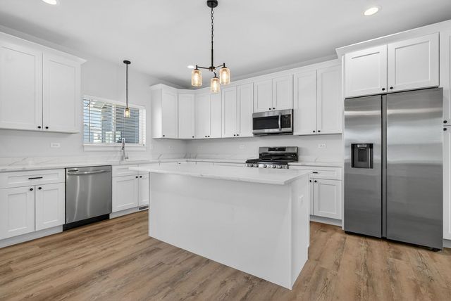 24428 S St Paul Avenue, Channahon, IL 60410