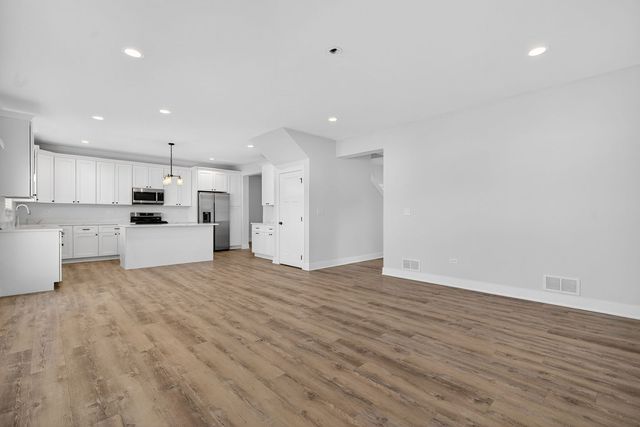 24428 S St Paul Avenue, Channahon, IL 60410
