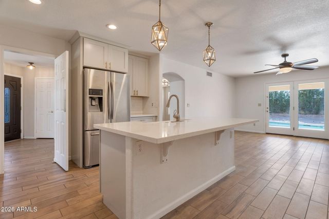 6719 W MCRAE Way, Glendale, AZ 85308