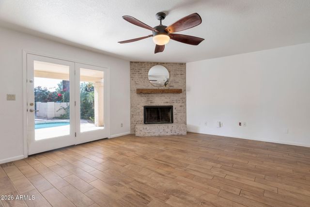 6719 W MCRAE Way, Glendale, AZ 85308