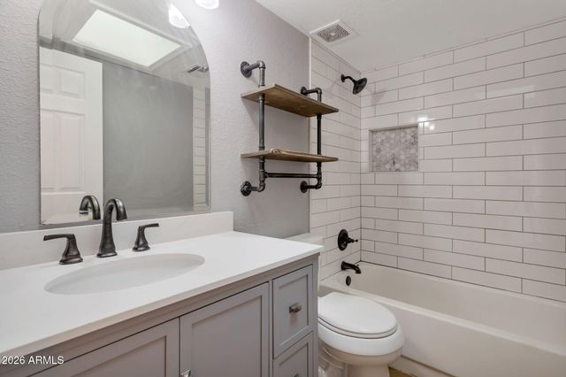 6719 W MCRAE Way, Glendale, AZ 85308