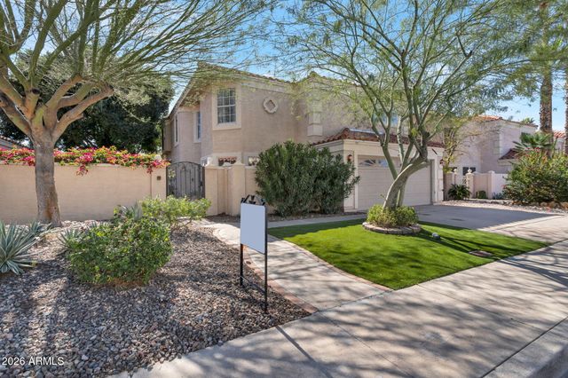 6719 W MCRAE Way, Glendale, AZ 85308