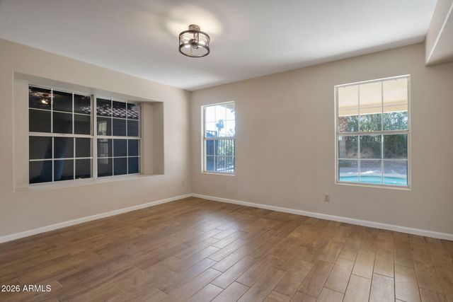 6719 W MCRAE Way, Glendale, AZ 85308