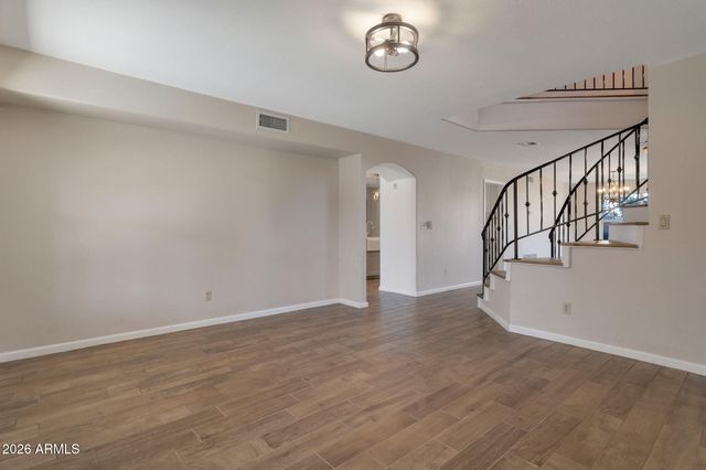 6719 W MCRAE Way, Glendale, AZ 85308