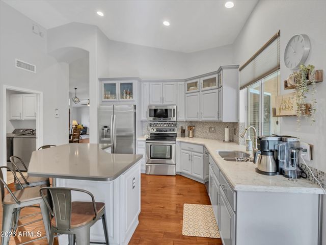 14815 S 13TH Place, Phoenix, AZ 85048