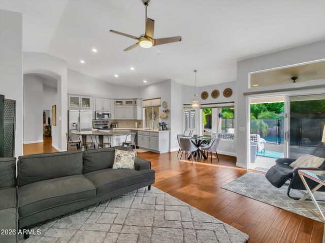 14815 S 13TH Place, Phoenix, AZ 85048