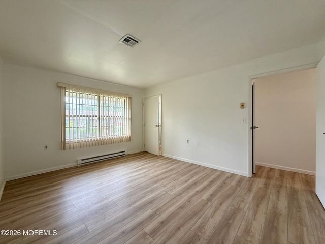 866C Inverness Court, Lakewood, NJ 08701