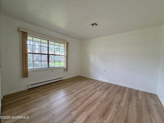 866C Inverness Court, Lakewood, NJ 08701