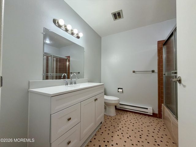 866C Inverness Court, Lakewood, NJ 08701