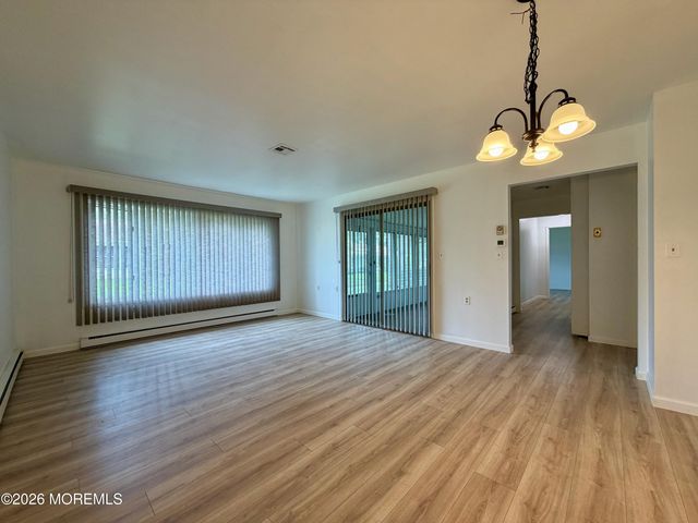 866C Inverness Court, Lakewood, NJ 08701