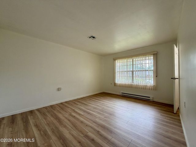 866C Inverness Court, Lakewood, NJ 08701