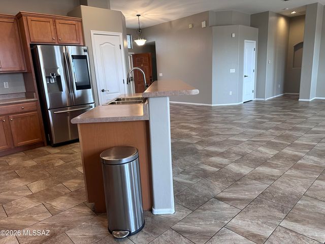 7501 S Woodbury Grove Drive, Tucson, AZ 85757