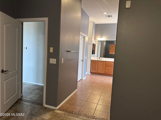 7501 S Woodbury Grove Drive, Tucson, AZ 85757