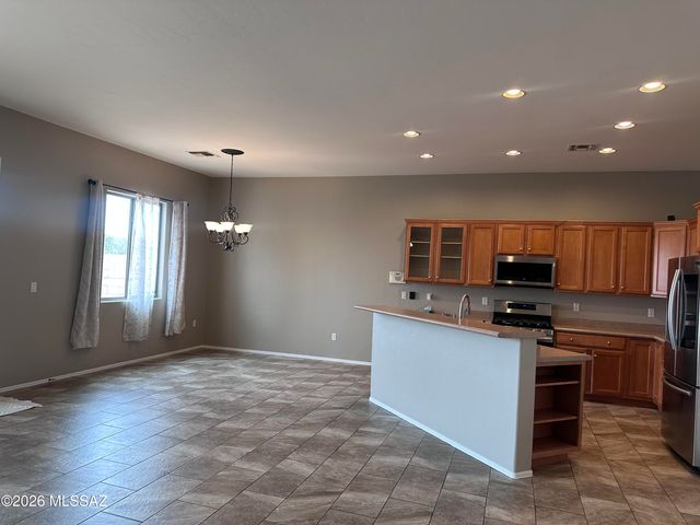 7501 S Woodbury Grove Drive, Tucson, AZ 85757