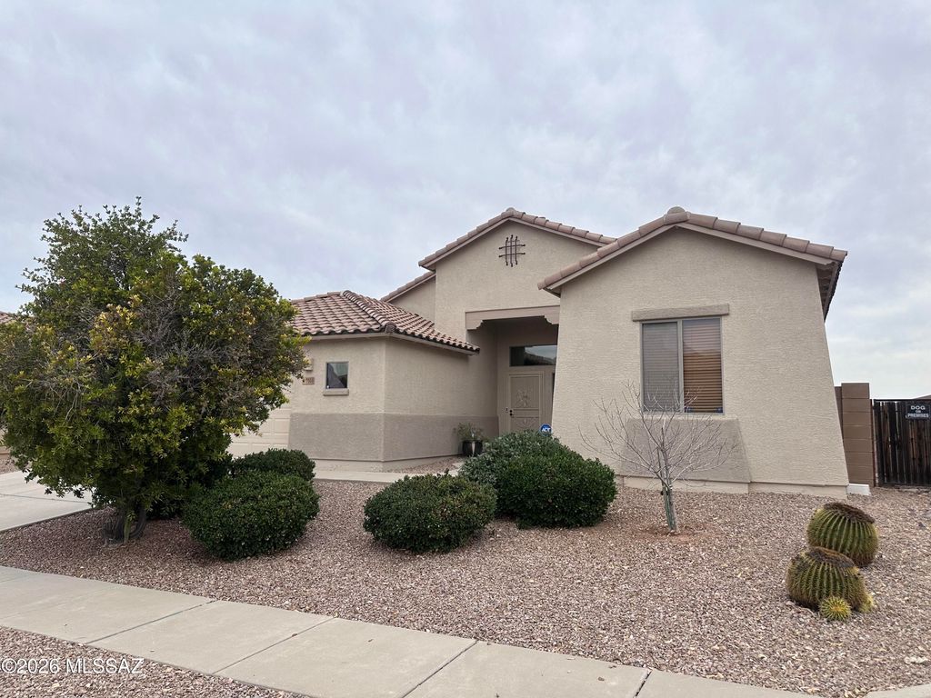 7501 S Woodbury Grove Drive, Tucson, AZ 85757