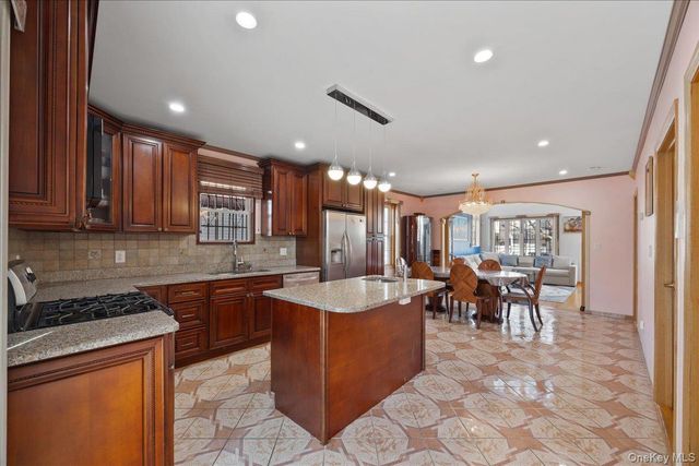 8132 265th Street, Glen Oaks, NY 11004