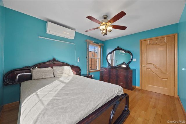 8132 265th Street, Glen Oaks, NY 11004