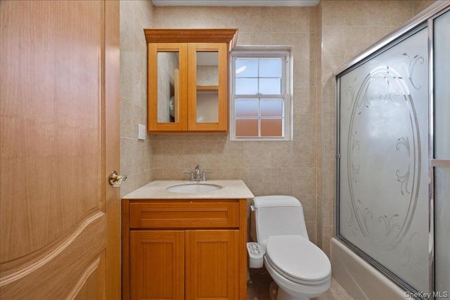 8132 265th Street, Glen Oaks, NY 11004