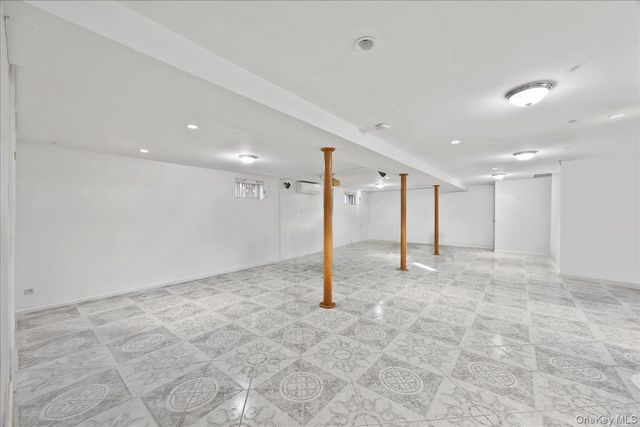 8132 265th Street, Glen Oaks, NY 11004