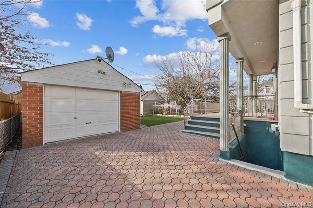 8132 265th Street, Glen Oaks, NY 11004